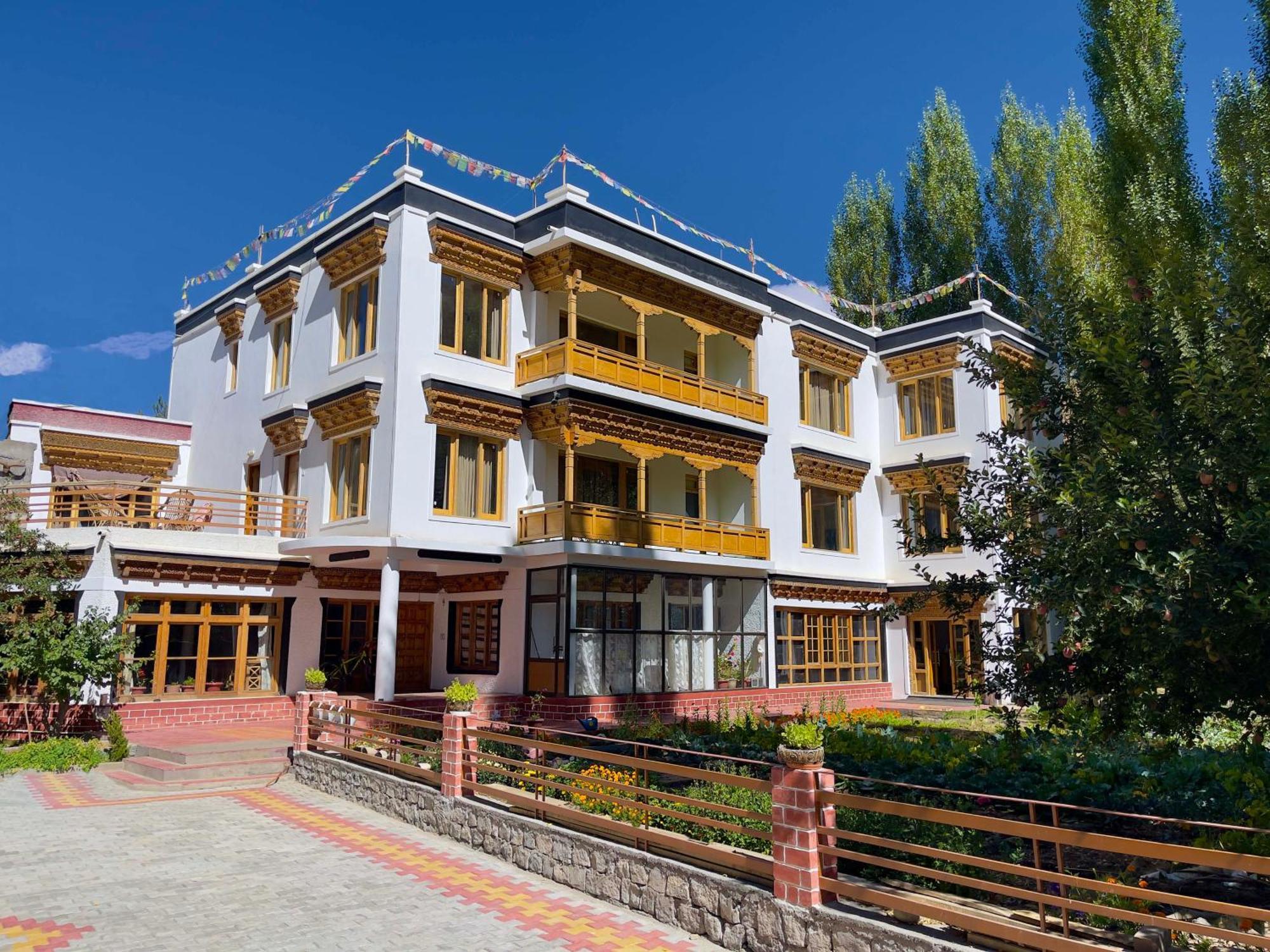 Готель Rock Castle Residency Лех Екстер'єр фото